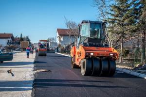 Нов асфалт на улицата „Довлеџик“