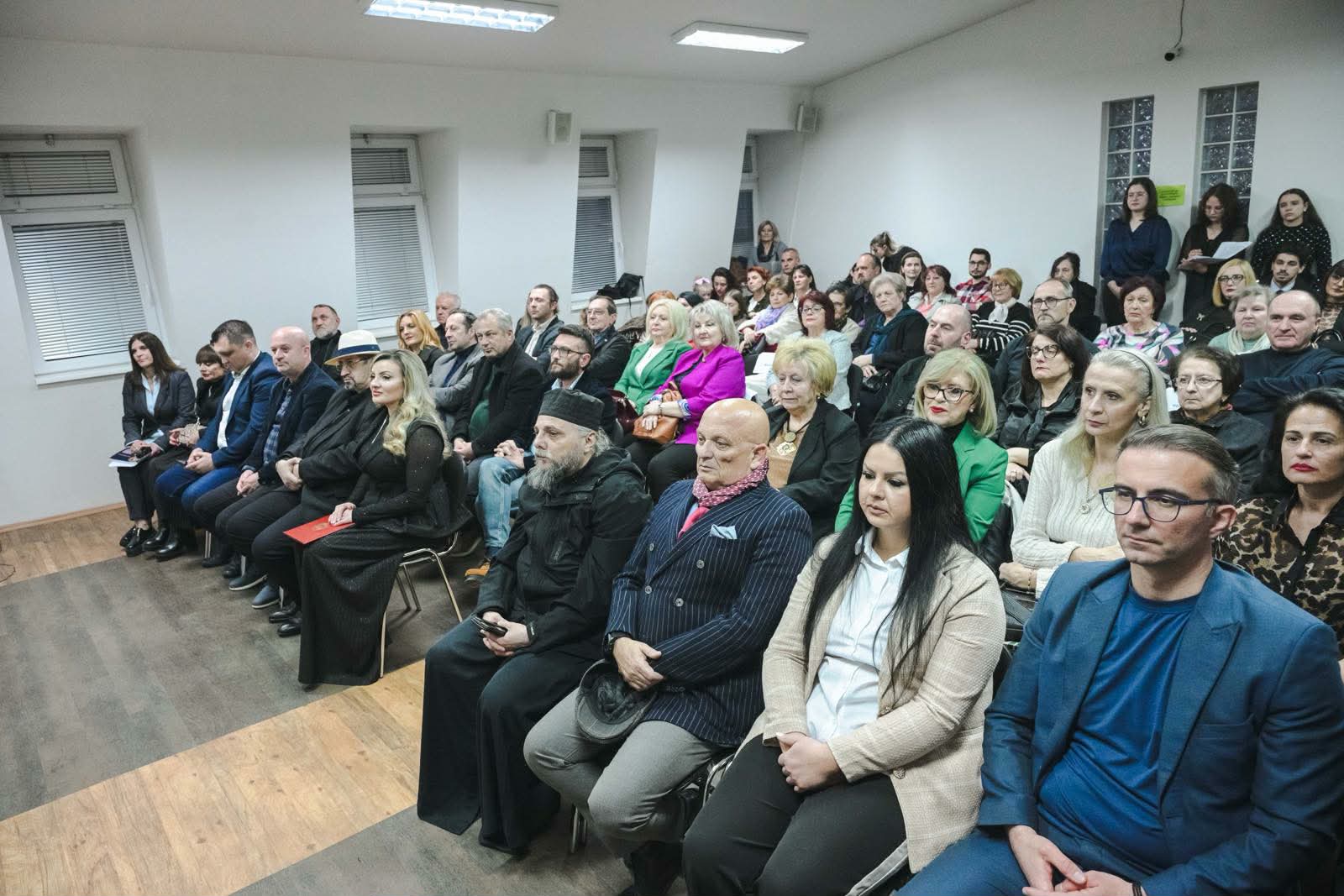 3c0b8eef c7d8 4dbd aba1 beddc2cd98ff