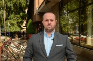 Корлевски-Коњановски спречува огласи за наставници и стручен кадар во битолските училишта