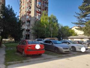 Тројца млади момци од Битола ноќеска урлале на паркингот кај „Пелагонка 2“