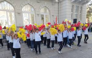 Нашите  празници да  останат врежани во меморијата на младите- порака од чествувањето на партизаните, одредите и баталјоните