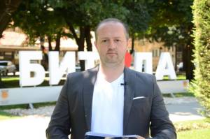 Корлевски-Што правел Пеце Милевски во Грција во 11 часот навечер со службено возило?
