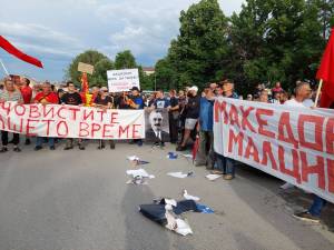 ВО ГРАДОТ НА СТИВ НАУМОВ НЕМА МЕСТО ЗА ВАНЧО МИХАЈЛОВ - ПОРАКА ОД ПРОТЕСТОТ ВО БИТОЛА