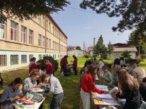 Во ООУ&quot;Даме Груев&quot; германската секција направи прекрасна работилница за Велигден