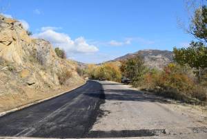 Девојче на 14 години тешко повредено на мотоцикл на патот за село Маково