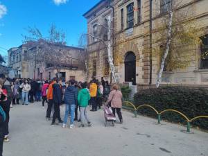 МОН апелира сите училишта да се пријават за субвенционирана струја