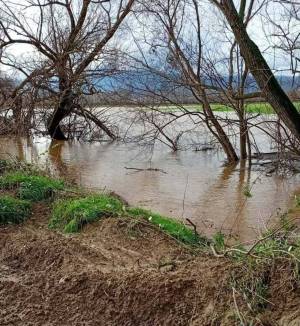 Поради дефект на водоводната мрежа од поплавени локации без вода се селата од Кравари до Меџитлија