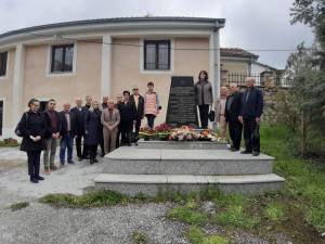 На споменикот во Ореово им беше одадена почит на шестмината партизани кои херојски загинаа на денешен ден