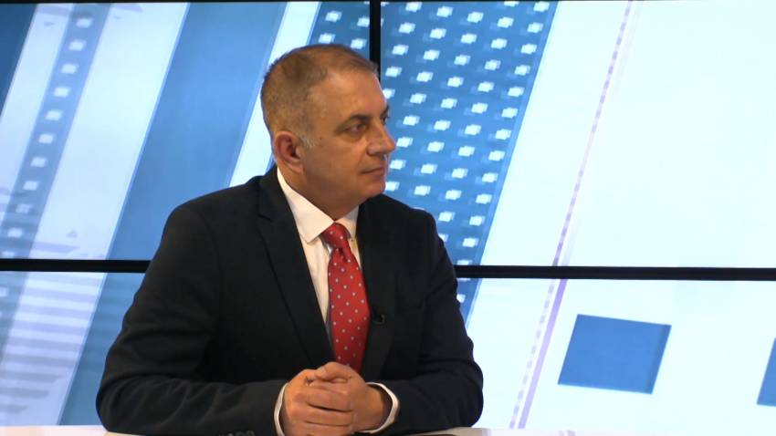 Новинарот Стево Башуровски ја напушти локалната телевизија Тера