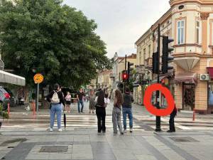 Пешаците да притиснат на тастерот за да поминат на семафорите кај плоштадот „Гоце Делчев“ и на „Камен мост“ во Битола