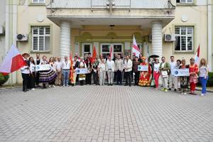 Фолклористите од &quot;Илинденски денови&quot; на прием во Општина Битола