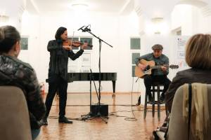 Gypsy Jazz Night – Duo Sinti Elegy Мозаик од ноти што носат историја, но и современо значење