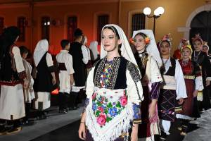 Несекојдневна модно-етнографска ревија -„АМАНЕТ“ во организација на КУД „Илинден“ - Битола