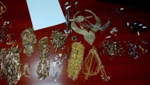 Полицијата и инспекторите одзедоа 240 грама злато  од 4 златари во Битола кои работат незаконаски