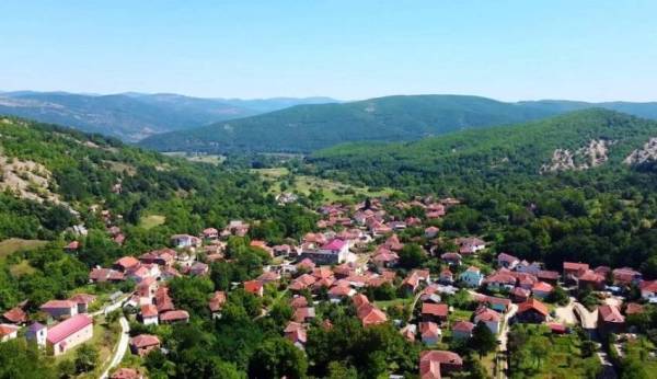 Во Слоештица тројца Романци продавале тенџериња, жителите плаќале со златен накит и пари, измамниците се уапсени