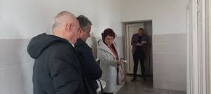 Мајката на повредената битолска ученичка е зачудена од однесувањето на директорката