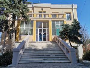 Економското училиште доби енергетски ефикасна фасада и пристап на лица со попреченост