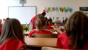 Завршува првото полугодие, учениците од утре на зимски распуст до 20 јануари
