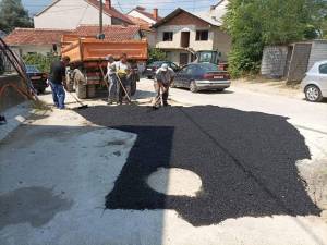 „Нискоградба“ денеска на санација на прекопи и ударни дупки на неколку улици во градот