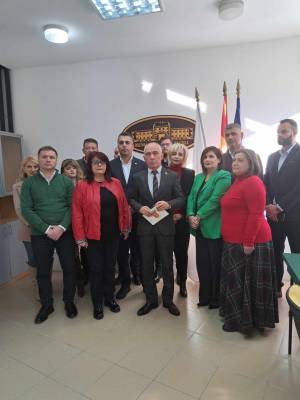 И официјално бевме сведоци на новата коалиција во Советот меѓу СДСМ и Поинаку, рече на прес конференција градоначалникот Коњановски