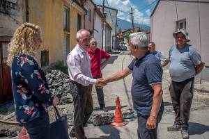 Нов асфалт за улицата „Вера Циривири Трена, на ред се „Брегалница“ и „Штипска“