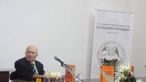 Почина писателот Радован Цветковски
