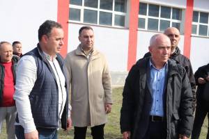 ВО КУКУРЕЧАНИ СЕ ПОДГОТВУВА ИЗГРАДБА НА МУЛТИФУНКЦИОНАЛНО СПОРТСКО ИГРАЛИШТЕ И РЕКОНСТРУКЦИЈА НА УЛИЦИ ВО ДОЛЖИНА ОД 1930 МЕТРИ