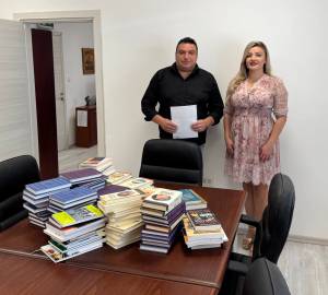 Битолската библиотека донираше книги за Затворот во Битола