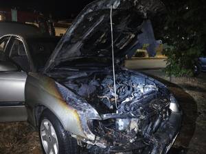 Гореше автомобил на ул. „Солунска“ во Битола