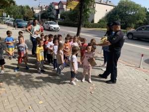 Сообраќајна безбедност и заштита од пожари: МВР со едукативни активности на терен