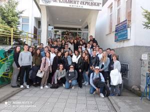 Преку Витрувијановото тркало на Да Винчи средношколците од Битола и Кутонс испратија пораки за мир во светот