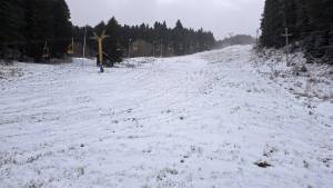 Ски стазата Копанки побеле, снегот е посакуван на Пелистер