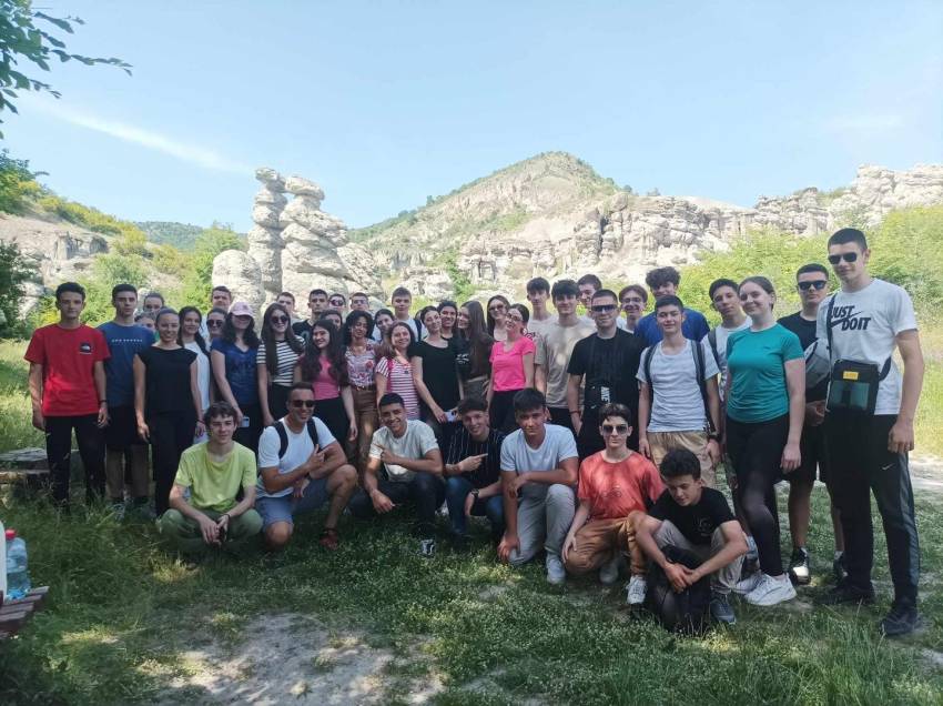 Гимназијалците од Горната ја истражуваат Македонија-проектни активности по географија