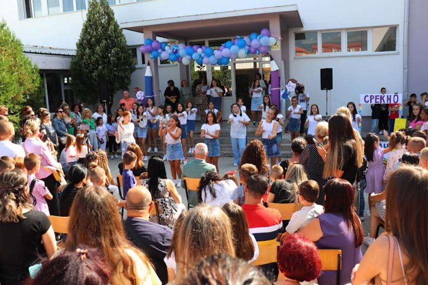 799 првачиња во Битола седнаа во училишните клупи