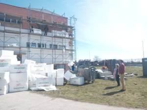 ОУ „Коле Канински“ добива нов лик: Започна реконструкција на фасадата