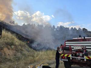 Пожарот во Битола под делумна контрола, изјави утрово Стојанче Ангелов, директорот на Центарот за управување со кризи