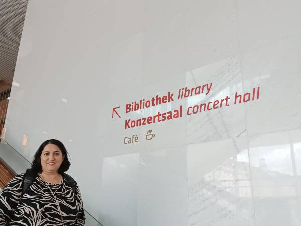 Фатма Бајарам Аземовска од Битолската Библиотека во посета на Библиотека во Дрезден, Германија