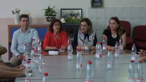 Министерката Тренчевска на средба со битолските пензионери