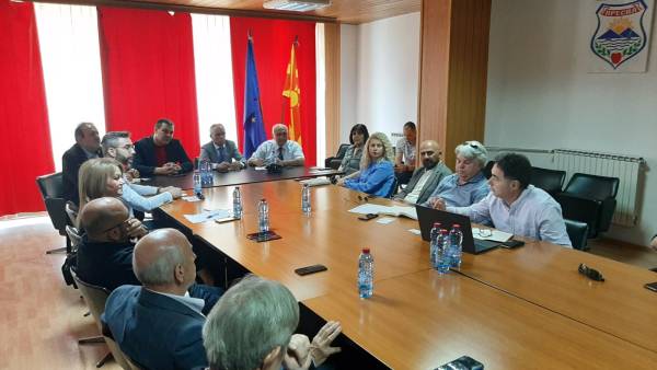 Обновување и унапредување на прекуграничната соработка меѓу општините и бизнис заедницата