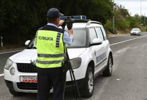 Двајца битолчани нападнале полицаец кој извршувал службени дејствија