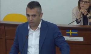 Знамето на Шведска залепено во битолскиот Совет