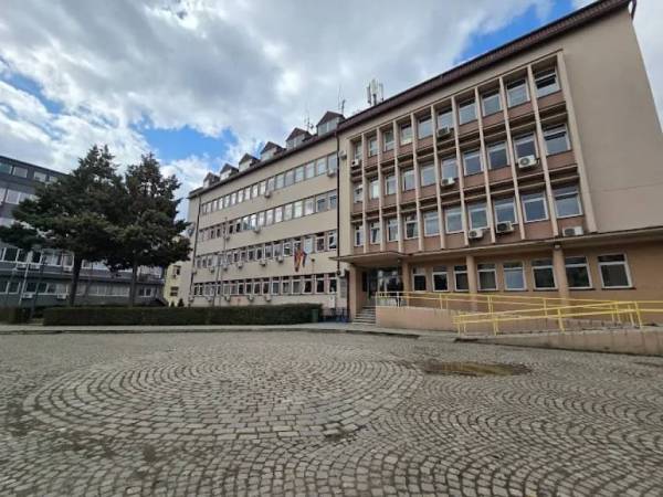 Измамничка од Битола со лажни ветувања „заработила“ 22 500 евра за наводно вработување во МВР