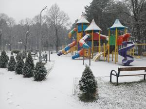 Фото-Снегот уште повеќе ја разубави Битола