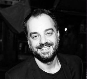 Во книжевен клуб &quot;Утопиа&quot; промоција на романот &quot;Толку темно&quot; од Сашо Димоски