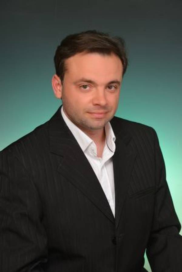 Наместо колумна, посвета за моите полуматуранти (пишува проф. Александар Адамовски)