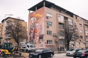 Битола расцветана и во есен со муралот на австралиски уметник