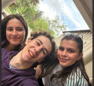 Гласајте за нашите Искра, Олег и Андреа - се пласираа меѓу 50 најдобри бизнис идеи на средношколскиот натпреват за бизнис иновации