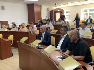 За велосипедските патеки треба да одлучува Советот, порача амбасадорот Гир